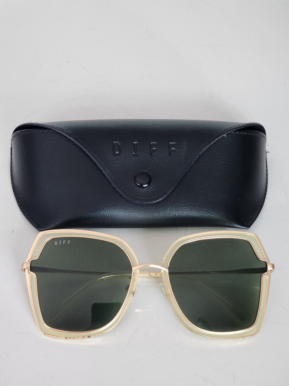 Diff Eyewear Women's Gold Frame Sunglasses with Dark Green Lenses